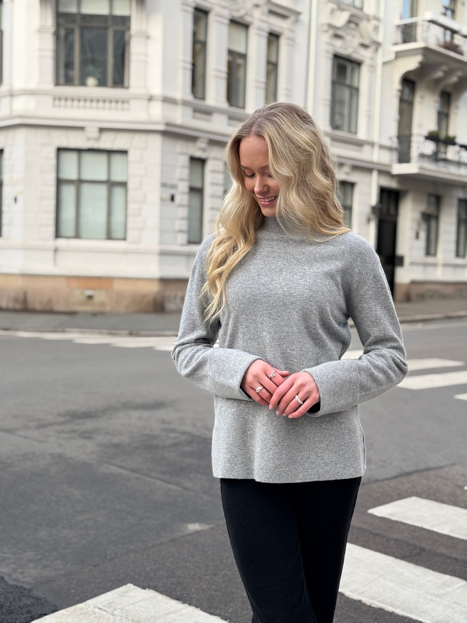 YASEMILIE Pullover - Light Grey Melange